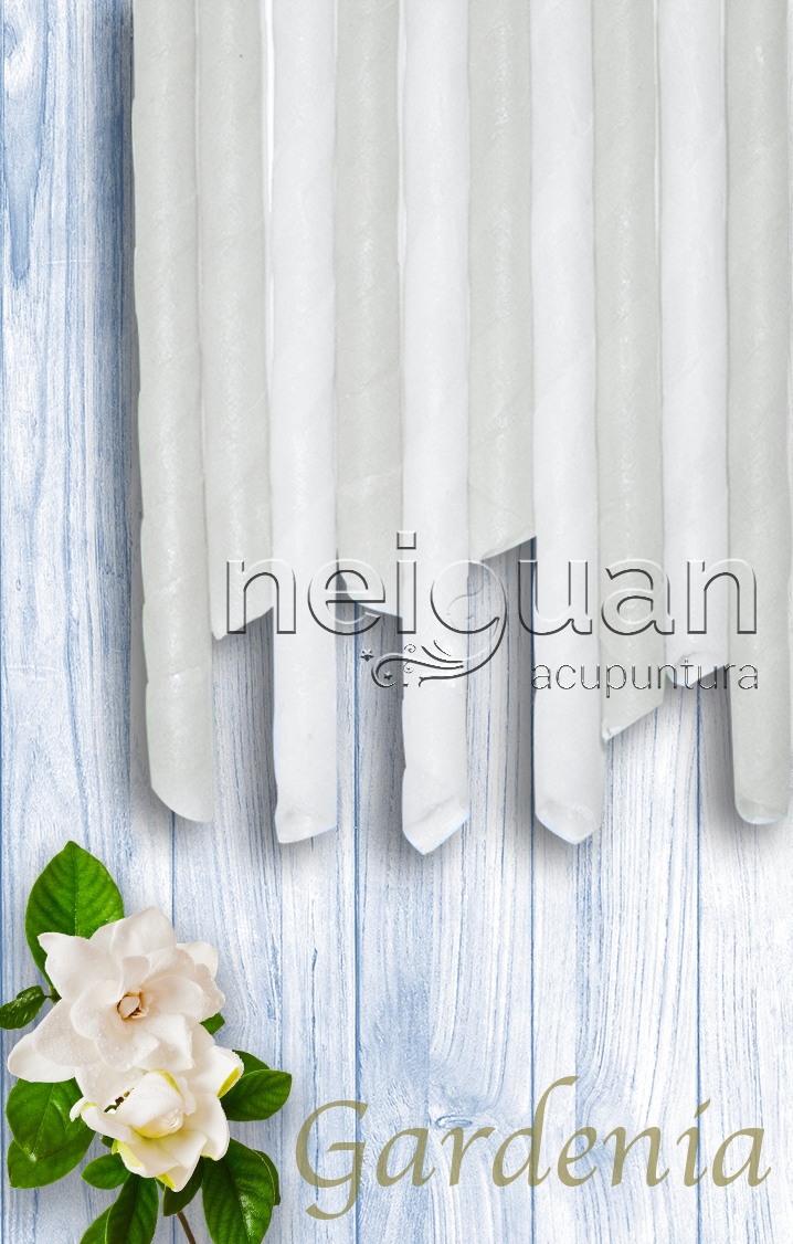 Conos de cera blanca de excelente calidad, para limpieza de oídos.  Cada cono mide aproximadamente 40 centímetros.   Son gruesos y resistentes, de mayor absorción y con delicioso y concentrado aroma gardenia.